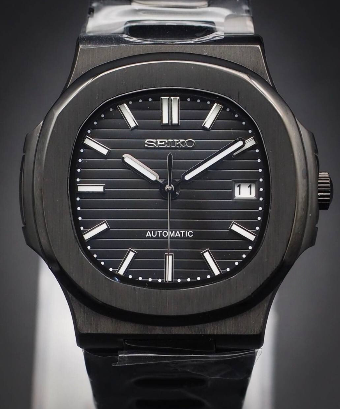 BLACK ON BLACK CLASSIC DIAL Seiko Mod NAUTIKO