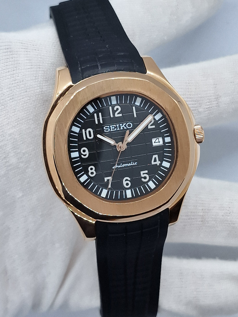 ساعة سيكمود لوكس إيديشن، مينا عربية رمادية، أوتوماتيكية من الفولاذ | كريستال ياقوتي | فولاذ 316L