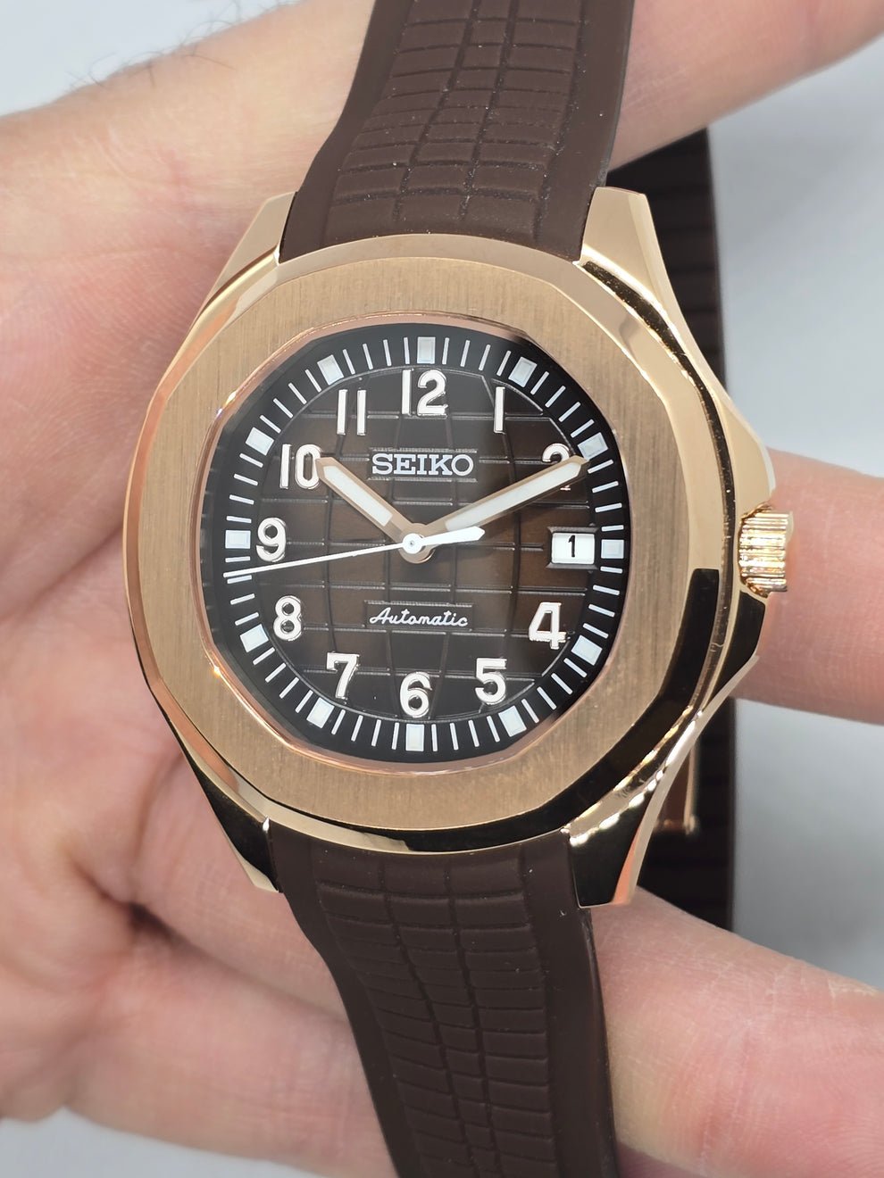 rose gold brown seiko mod nautiko brown textured dial close up
