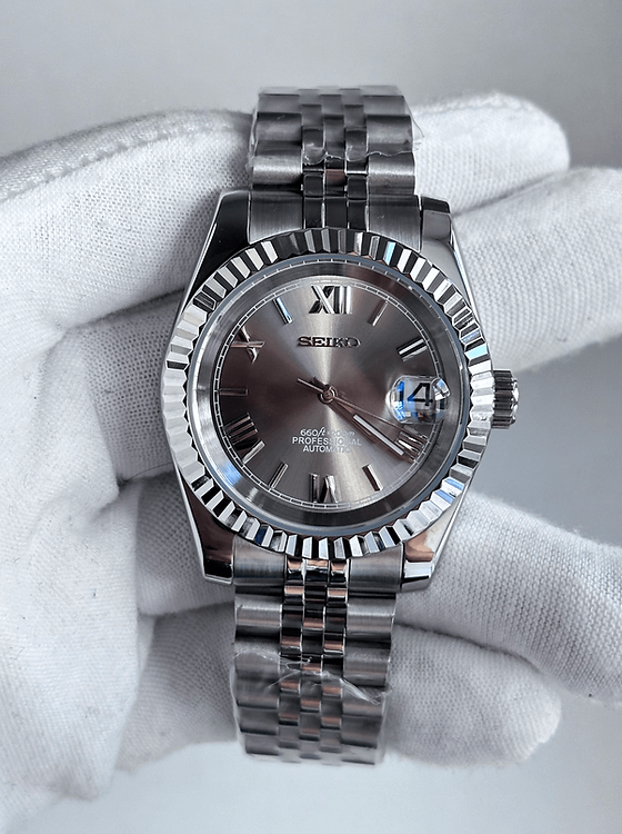 GREY ROMAN DIAL STEEL SEIKJUST
