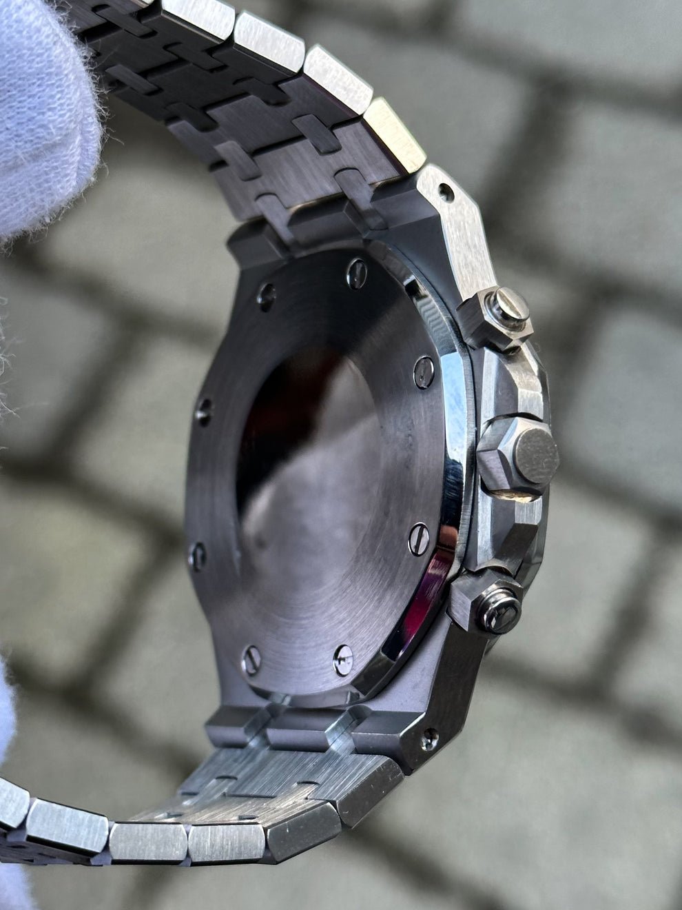 Seiko Mod Royal Oak Chronograph Green premium finish on case and bracelet for daily wear