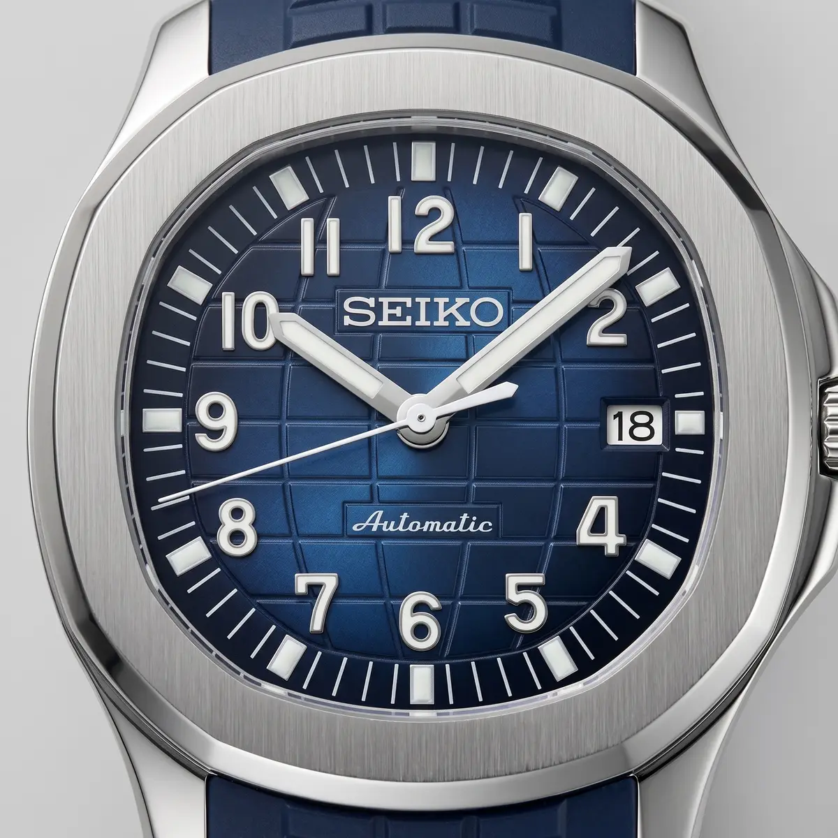 Seiko Mod Uhr AQUA MOD - NAVY BLAU – Zifferblatt Nahaufnahme – MedoMods