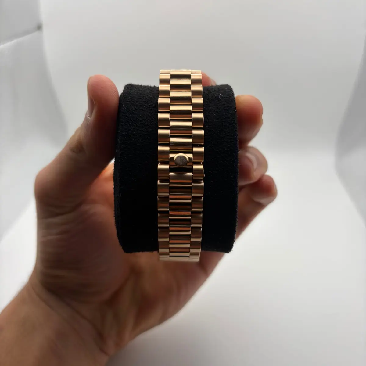 DAY MOD - ROSE GOLD - CHOCOLATE – back view with the clasp closed