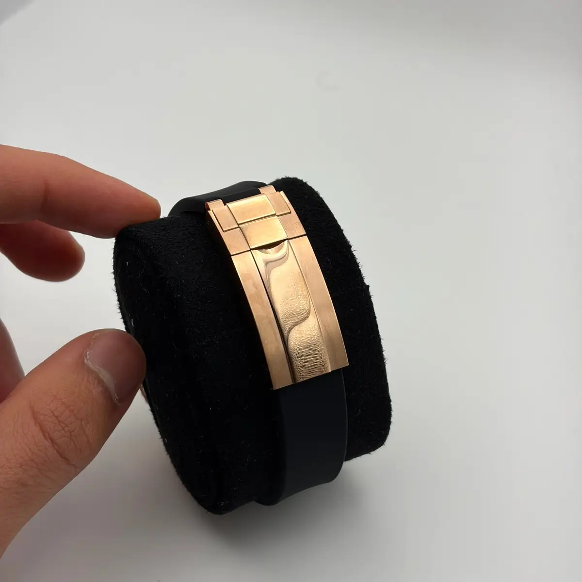 Seikomariner | Black & Rose Gold – Rubber Strap – back view with the clasp closed