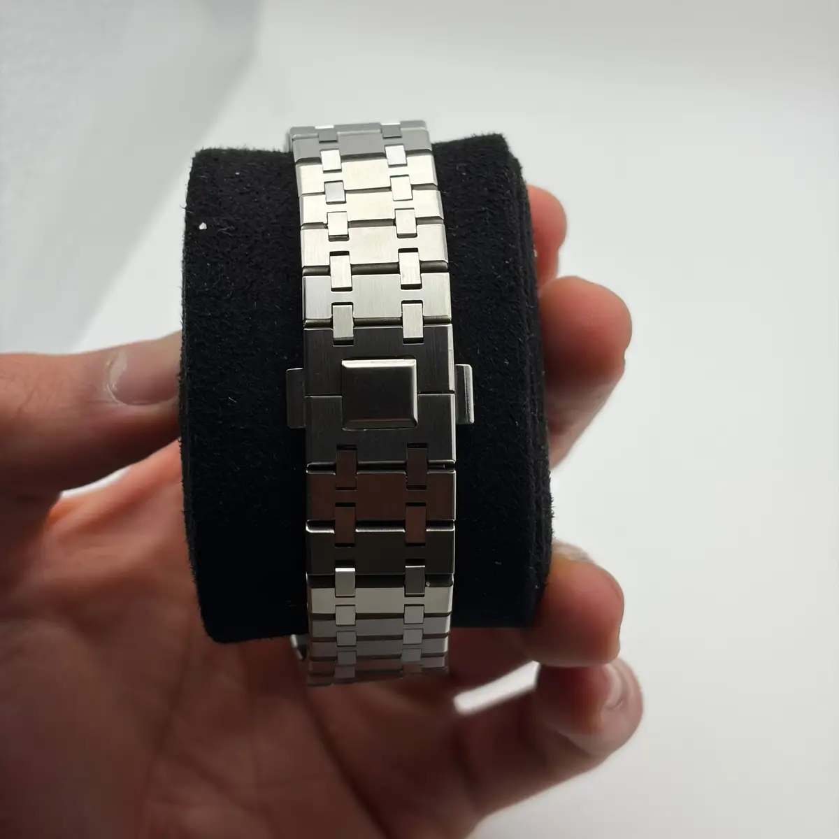 OAK MOD | Ice Blue – Integrated Bracelet – back view with the clasp closed