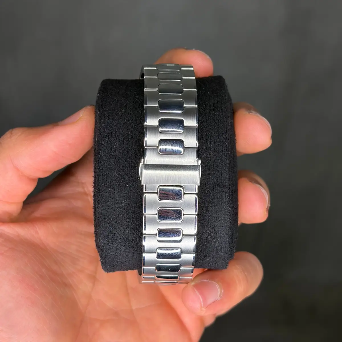 NAUT MOD - WHITE – back view with the clasp closed
