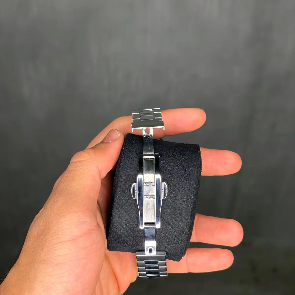 NAUT MOD - WHITE – back view with the clasp open