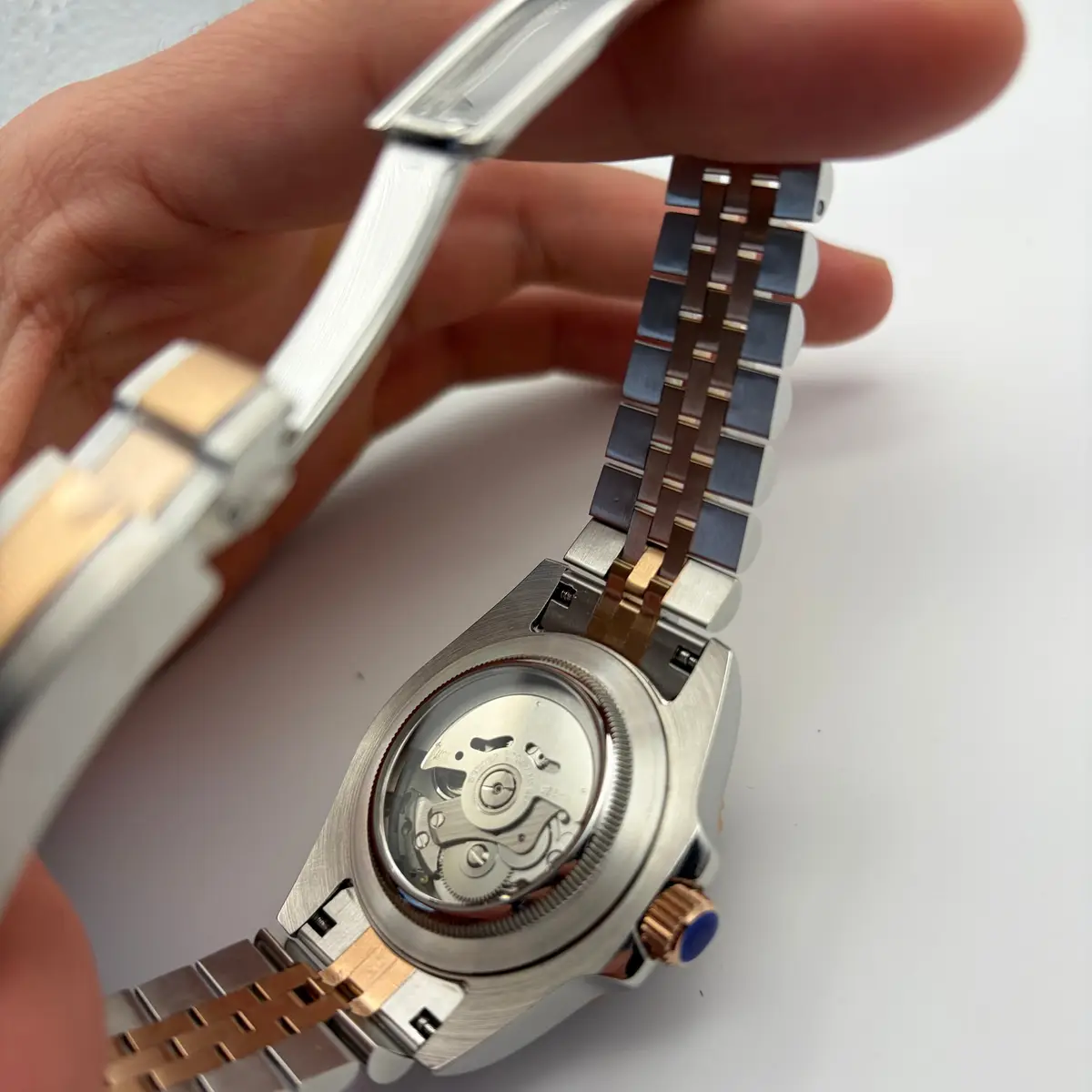 GMT MOD - BICOLORE - ROOT BEER – vista posteriore con chiusura aperta