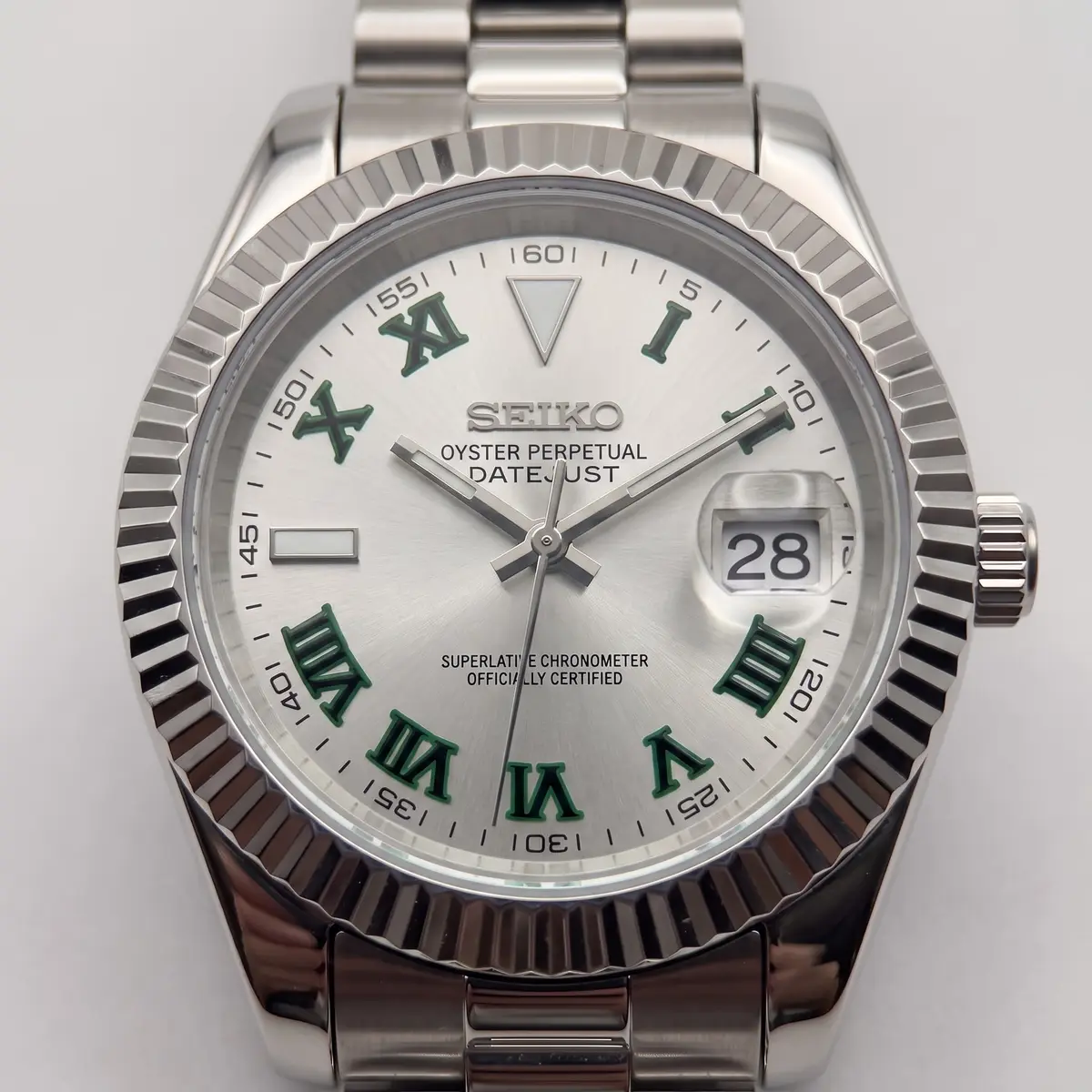 Seiko Mod Uhr CLASSIC MOD - SILBER WIMBLEDON – Zifferblatt Nahaufnahme – MedoMods