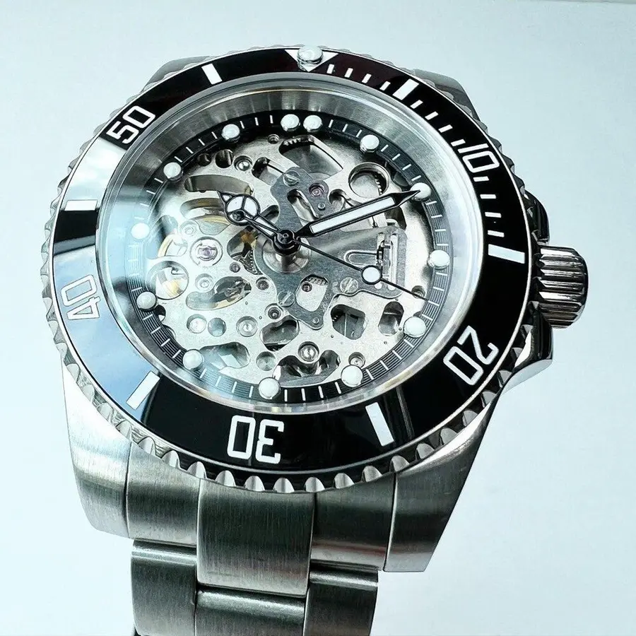 Reloj personalizado con esfera esqueletizada – Negro – NH35 Automático | MedoMods