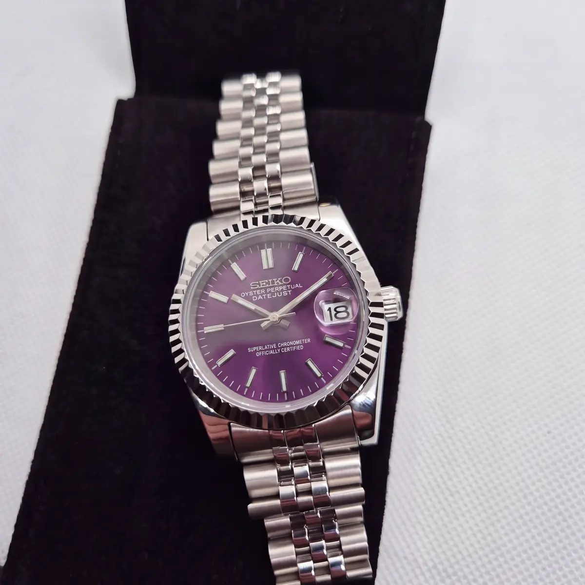 Seiko Mod Uhr DATE MOD CLASSIC AUBERGINE – in der Box – MedoMods