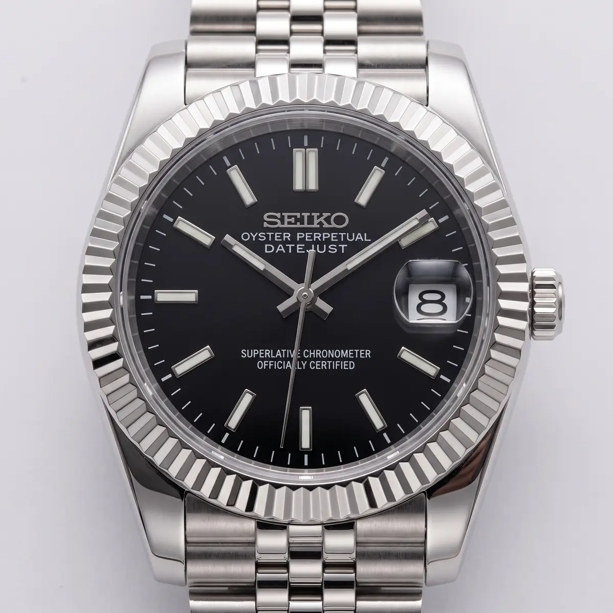 Seiko Mod Uhr DATE MOD CLASSIC BLACK – Zifferblatt Nahaufnahme – MedoMods