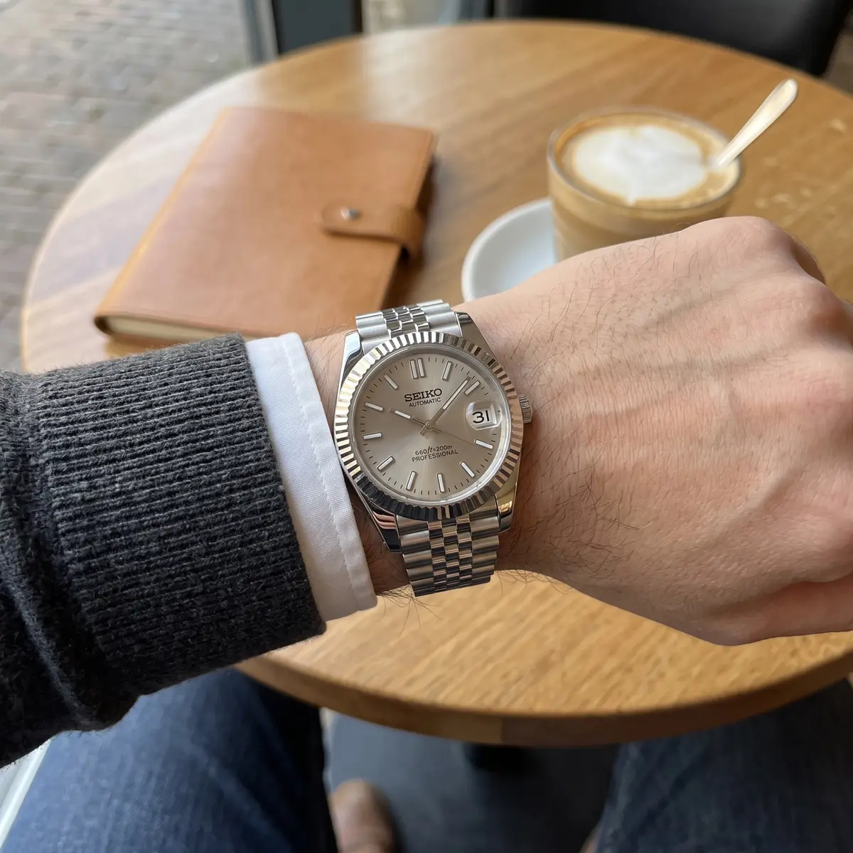 Seiko Mod Uhr DATE MOD CLASSIC MOD – CHAMPAGNER – am Handgelenk – Wristshot – MedoMods