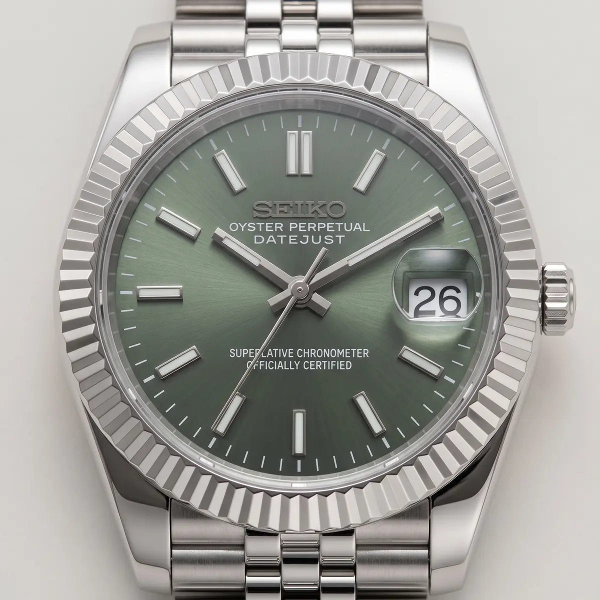 Seiko Mod Uhr DATE MOD CLASSIC MOD – OLIVE – Zifferblatt Nahaufnahme – MedoMods