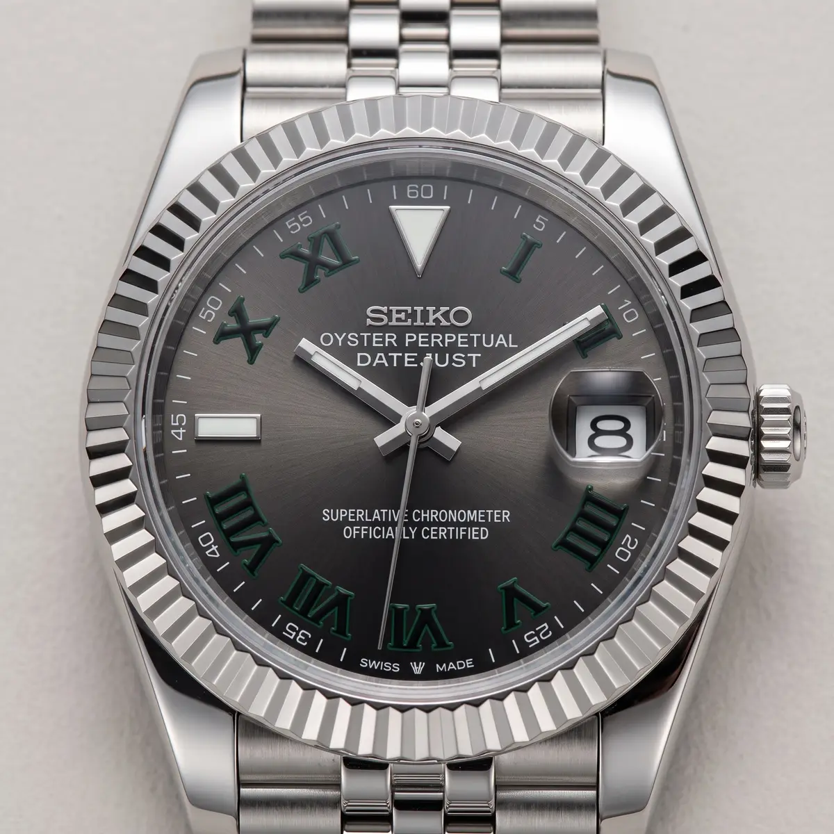 Seiko Mod Uhr DATE MOD CLASSIC MOD – WIMBLEDON – Zifferblatt Nahaufnahme – MedoMods