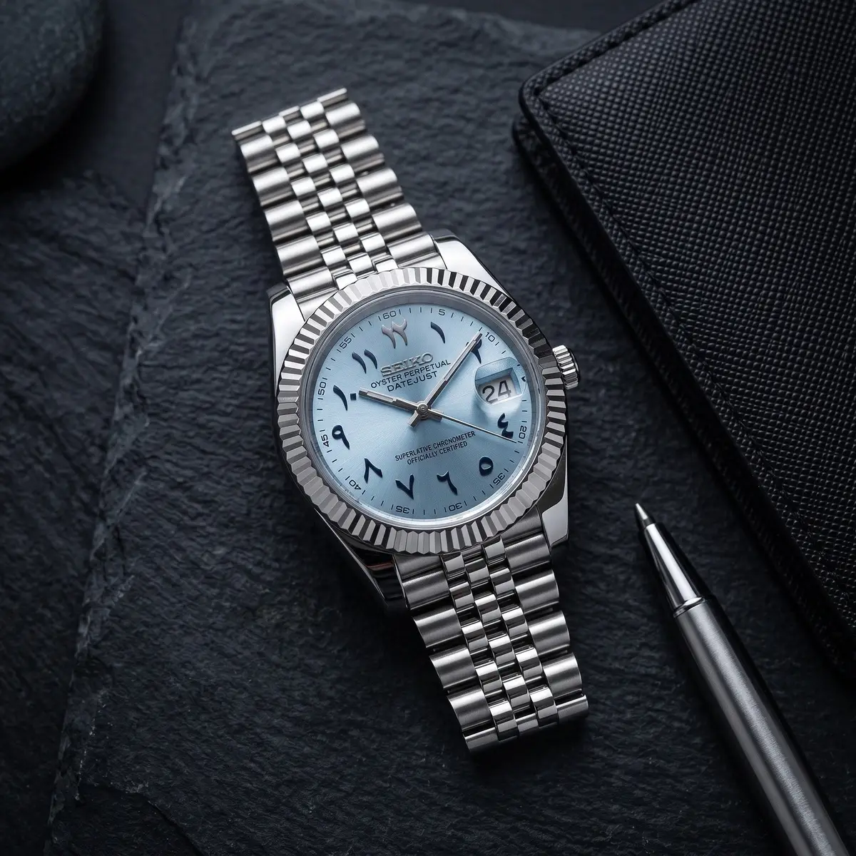 DATE MOD Seiko Mod mit eisblauem Zifferblatt und arabischen Ziffern, geriffelte Lünette, Jubilee-Armband – MedoMods