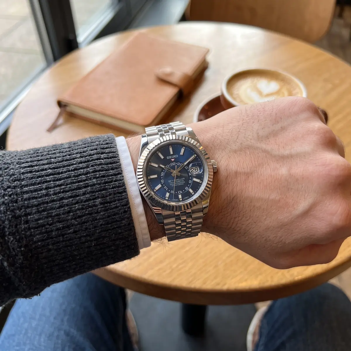 Seiko Mod Uhr DWELLER MOD – Blau – am Handgelenk – Wristshot – MedoMods