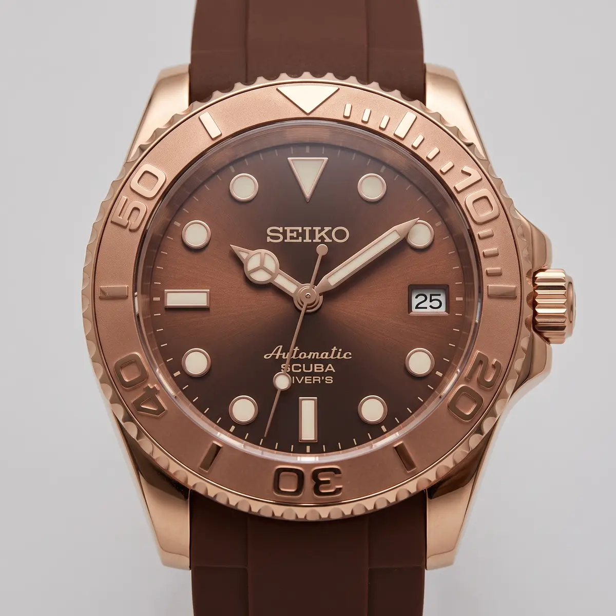 Seiko Mod Uhr GMT Customizer NH34 – Automatik – 40 mm – Zifferblatt Nahaufnahme – MedoMods