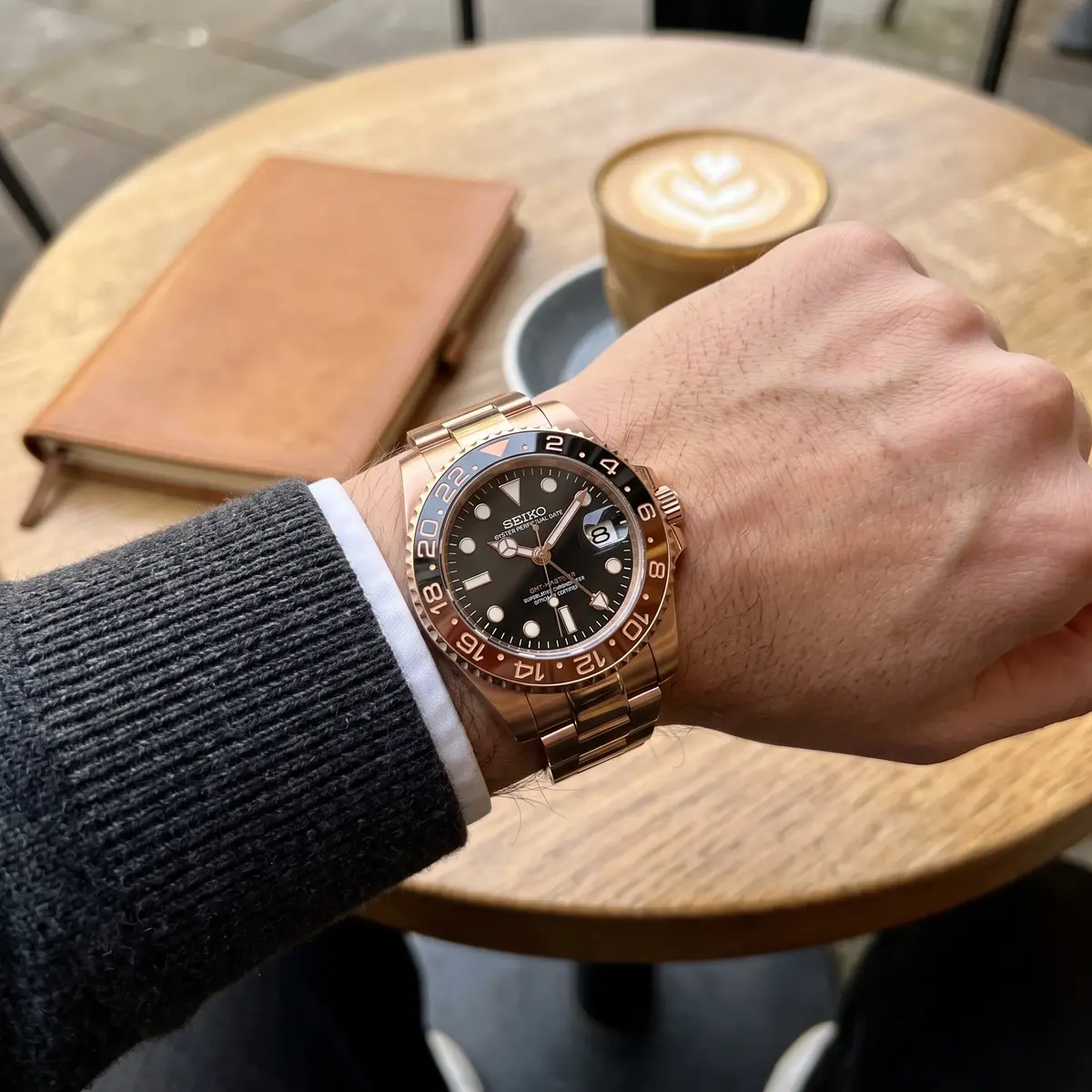 Seiko Mod Uhr GMT MOD – BIER – am Handgelenk – Wristshot – MedoMods
