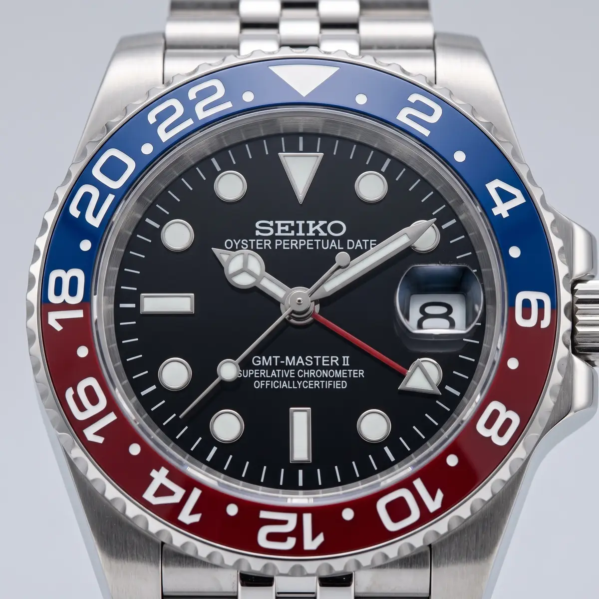 Seiko Mod Uhr GMT MOD – PEPSI – Zifferblatt Nahaufnahme – MedoMods