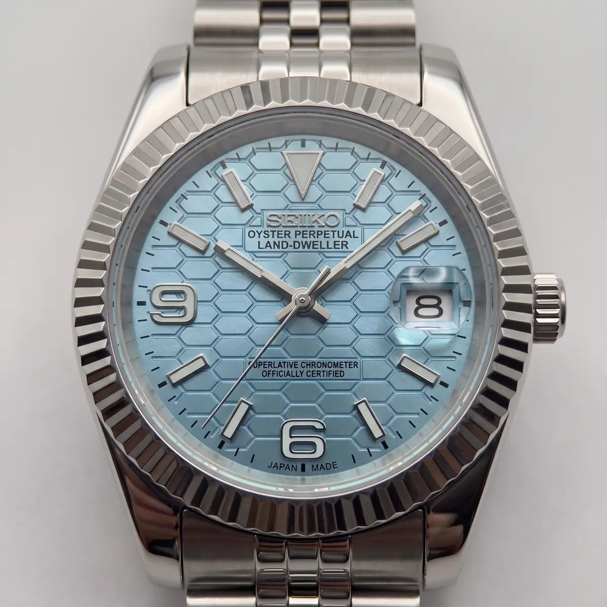 Seiko Mod Uhr LAND MOD – EISBLAU – Zifferblatt Nahaufnahme – MedoMods