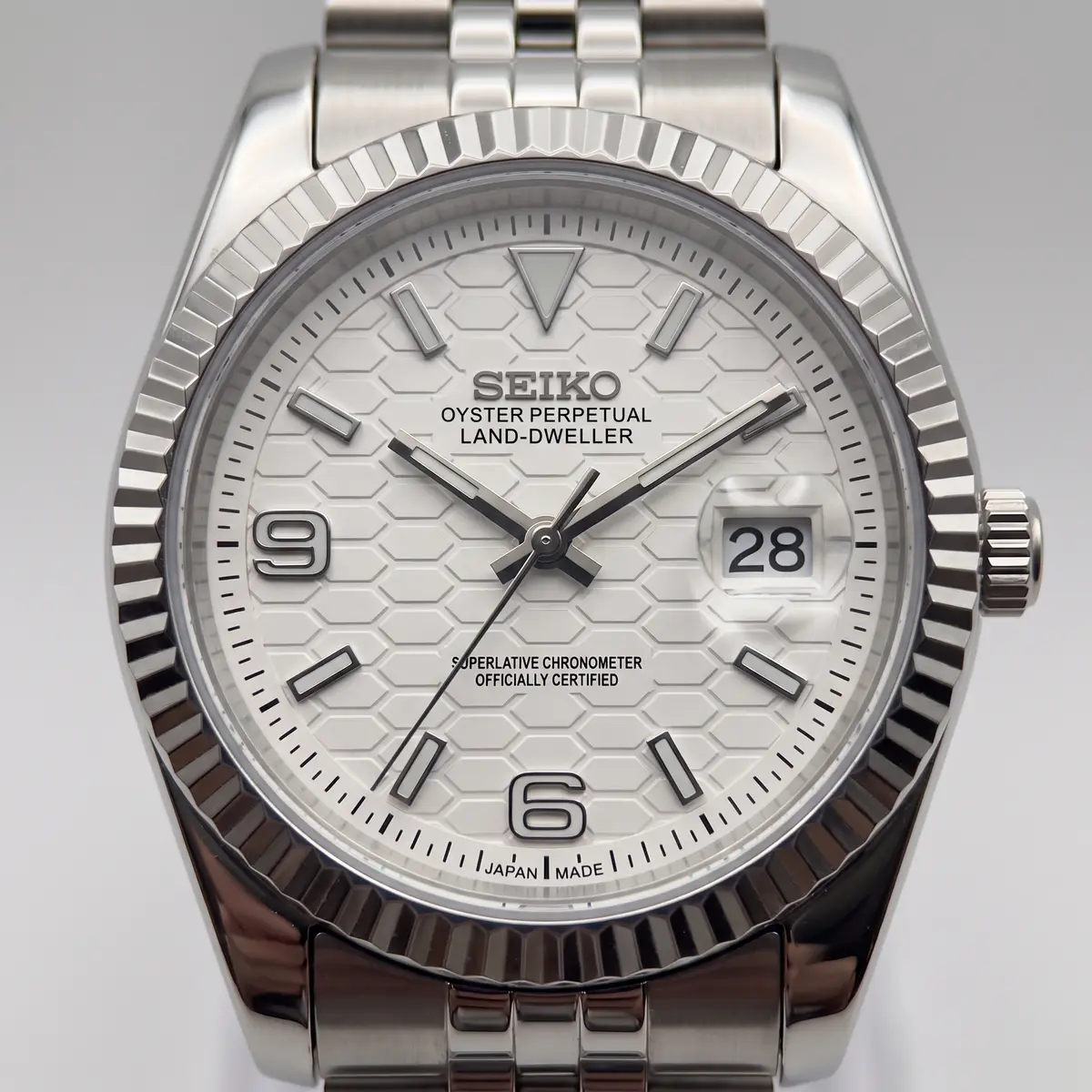 Seiko Mod Uhr LAND MOD – WEISS – Zifferblatt Nahaufnahme – MedoMods