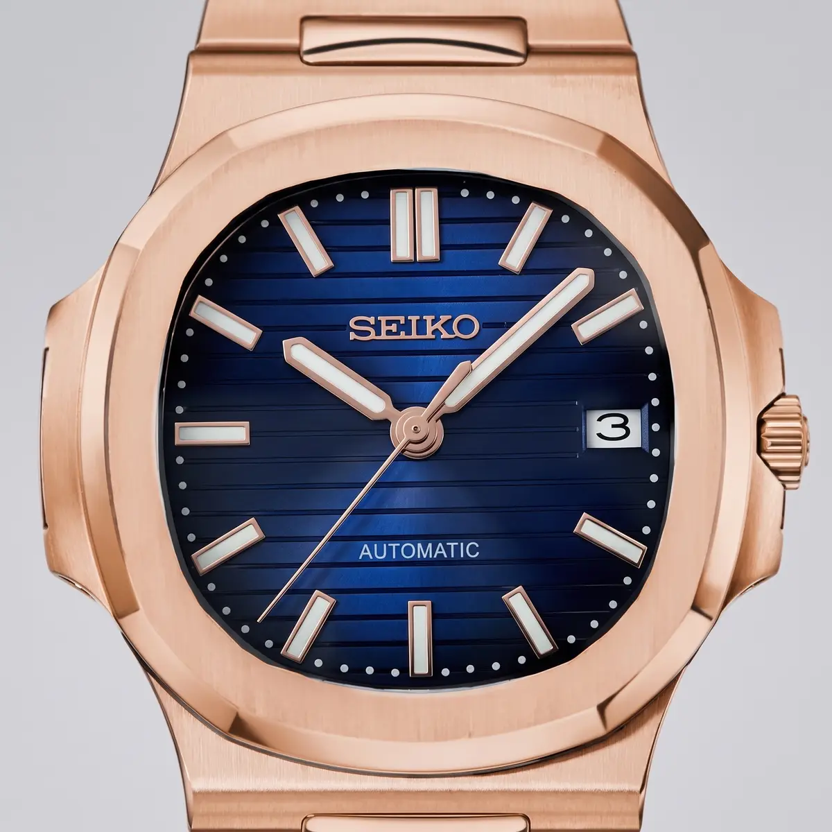 Seiko Mod Uhr NAUT MOD – ROSÉGOLD – BLAU – Zifferblatt Nahaufnahme – MedoMods