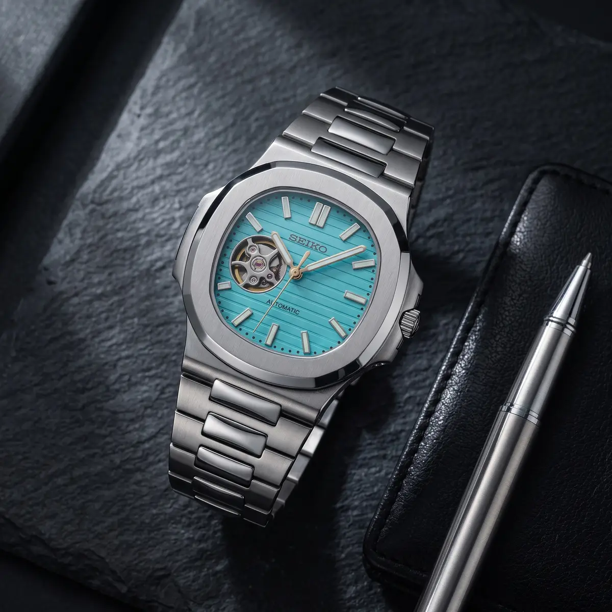 Seiko Mod Uhr NAUT MOD – TIFFANY (OFFENES HERZ) – Flatlay auf Schiefer – MedoMods