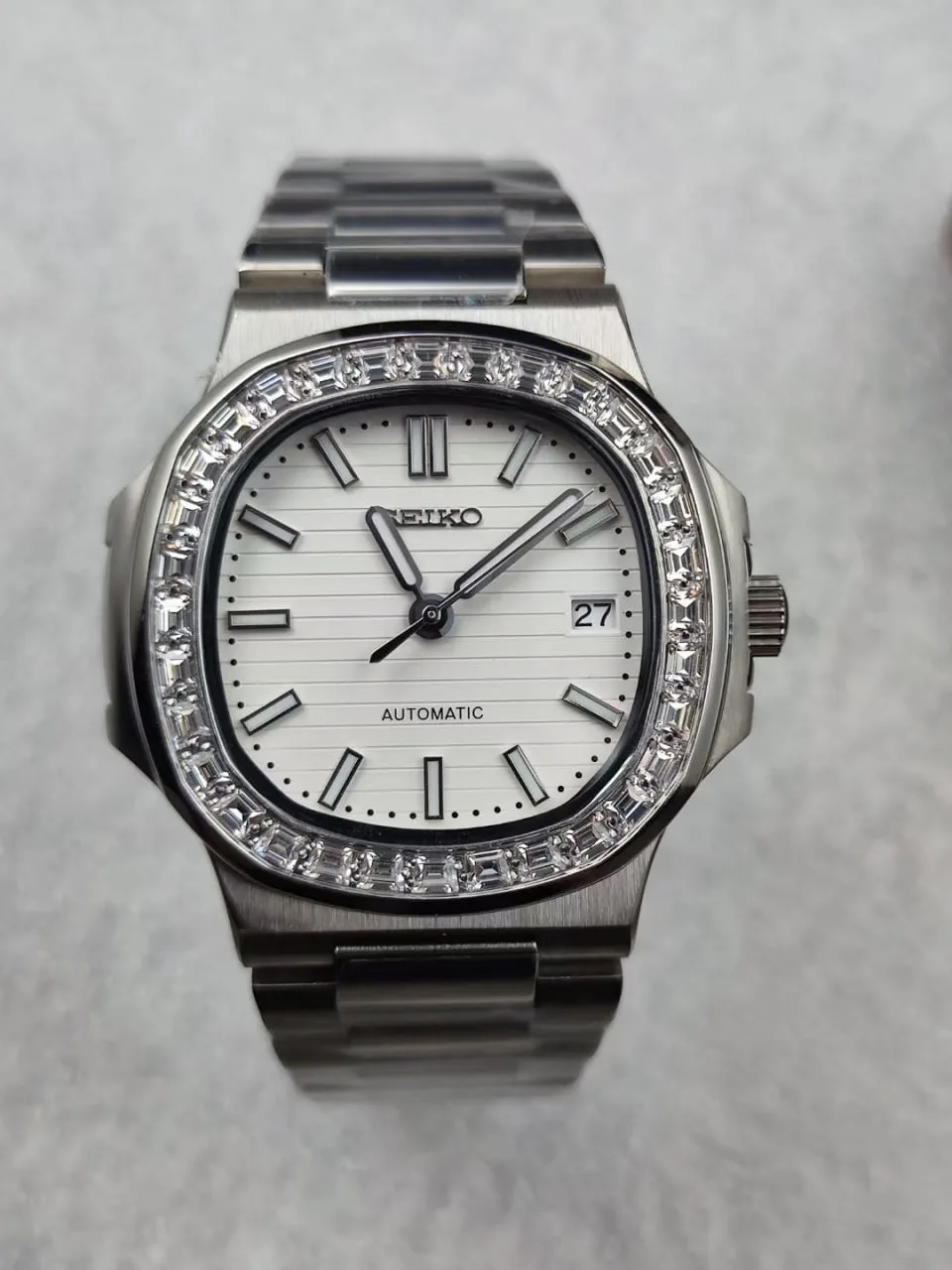 NAUT MOD | Weiß (Diamantlünette) – Automatik