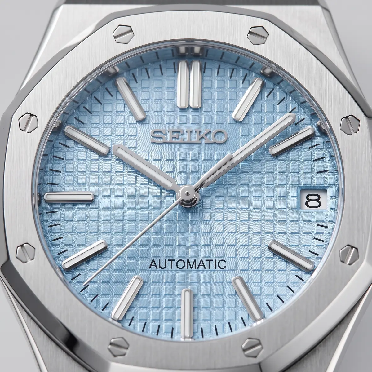 Seiko Mod Uhr OAK MOD – HELLBLAU – Zifferblatt Nahaufnahme – MedoMods