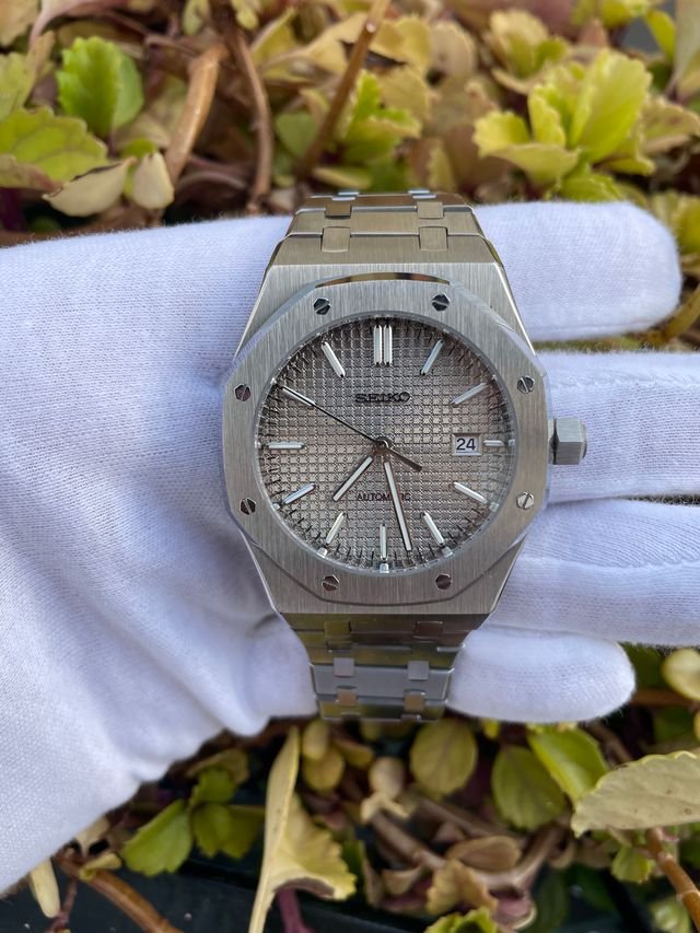 OAK MOD | Hellgrau – Integriertes Armband