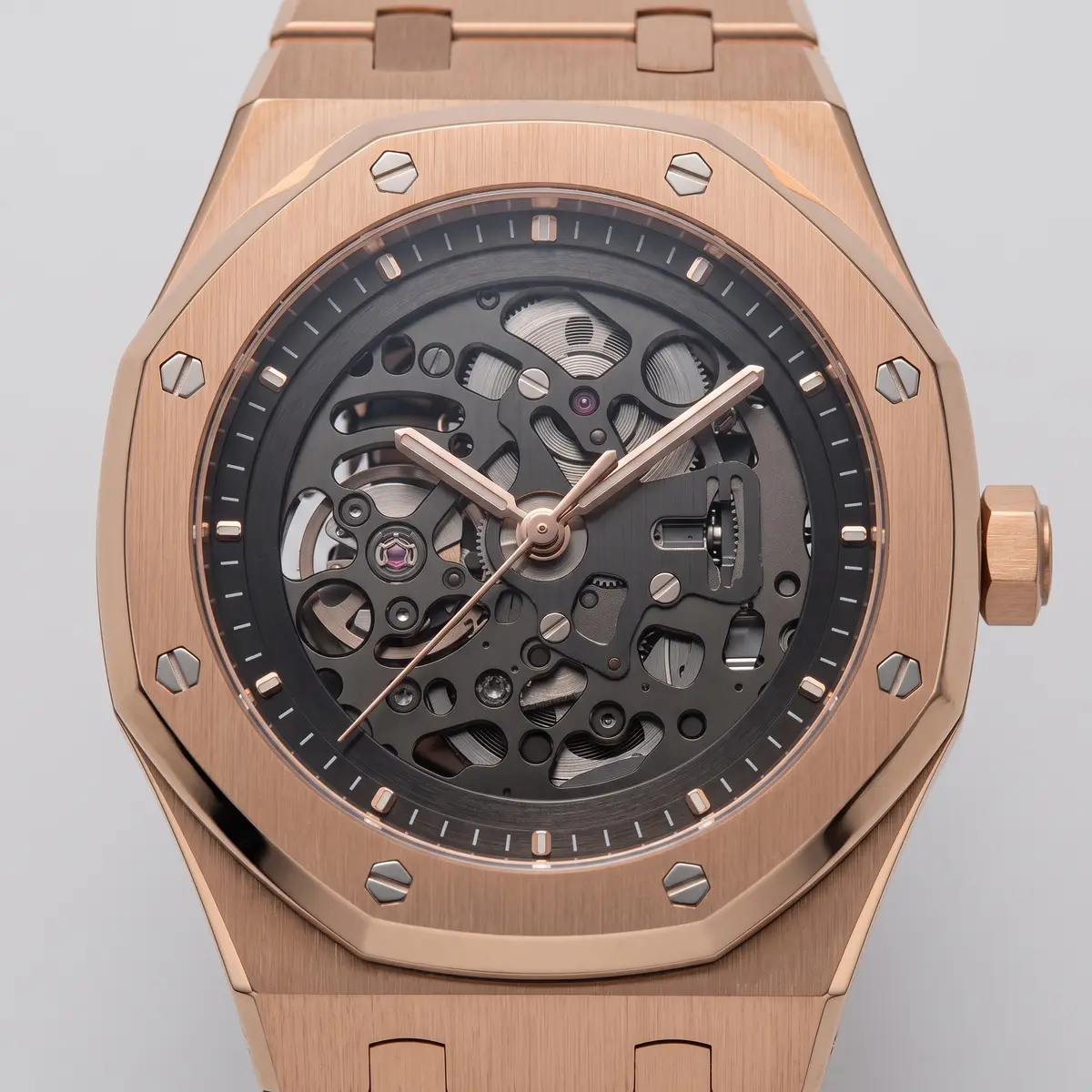Seiko Mod Uhr OAK MOD – SKELETON ROSE – SCHWARZ – Zifferblatt Nahaufnahme – MedoMods