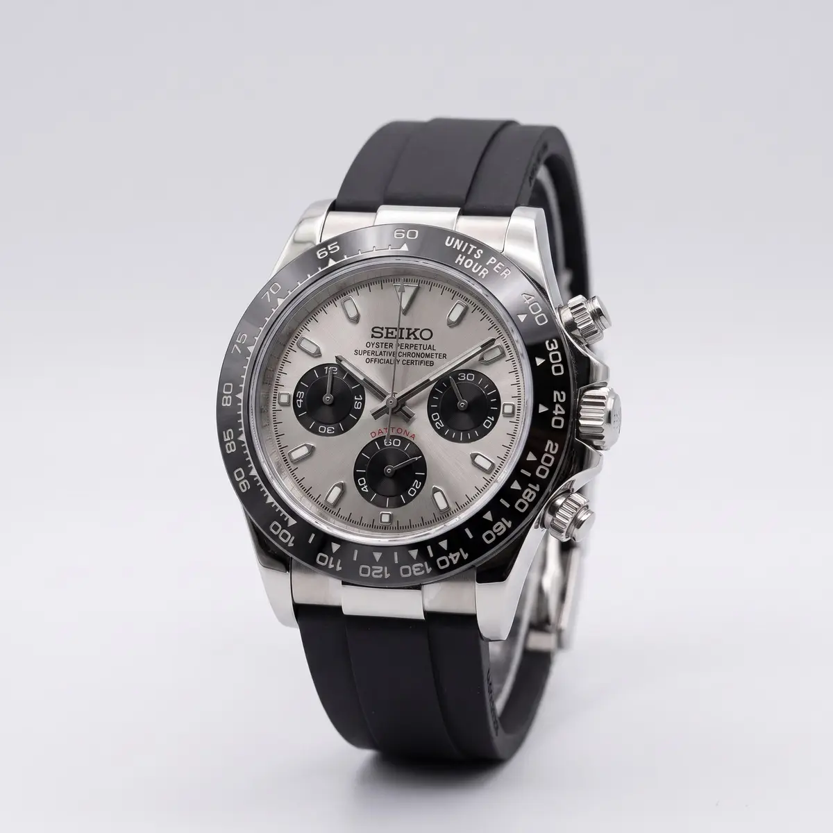 Seiko Mod Uhr Quarzwerk – 40 mm – Gehäuseboden aus Stahl – Detailansicht – MedoMods