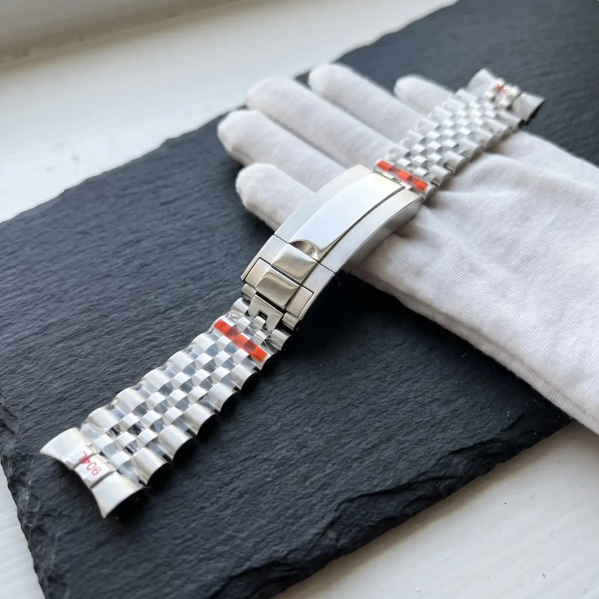 Seiko Mod Uhr Seiko Mod Jubilee-Armband – 5-gliedrig aus Edelstahl – Faltschließe | MedoMods – Detailansicht – MedoMods