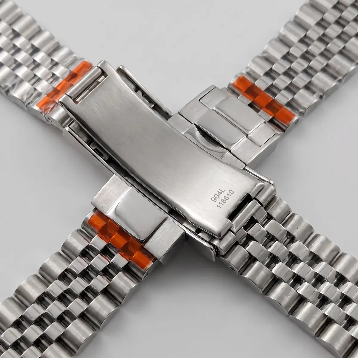 Seiko Mod Uhr Seiko Mod Jubilee-Armband – 5-gliedrig aus Edelstahl – Faltschließe | MedoMods – Nahaufnahme – MedoMods