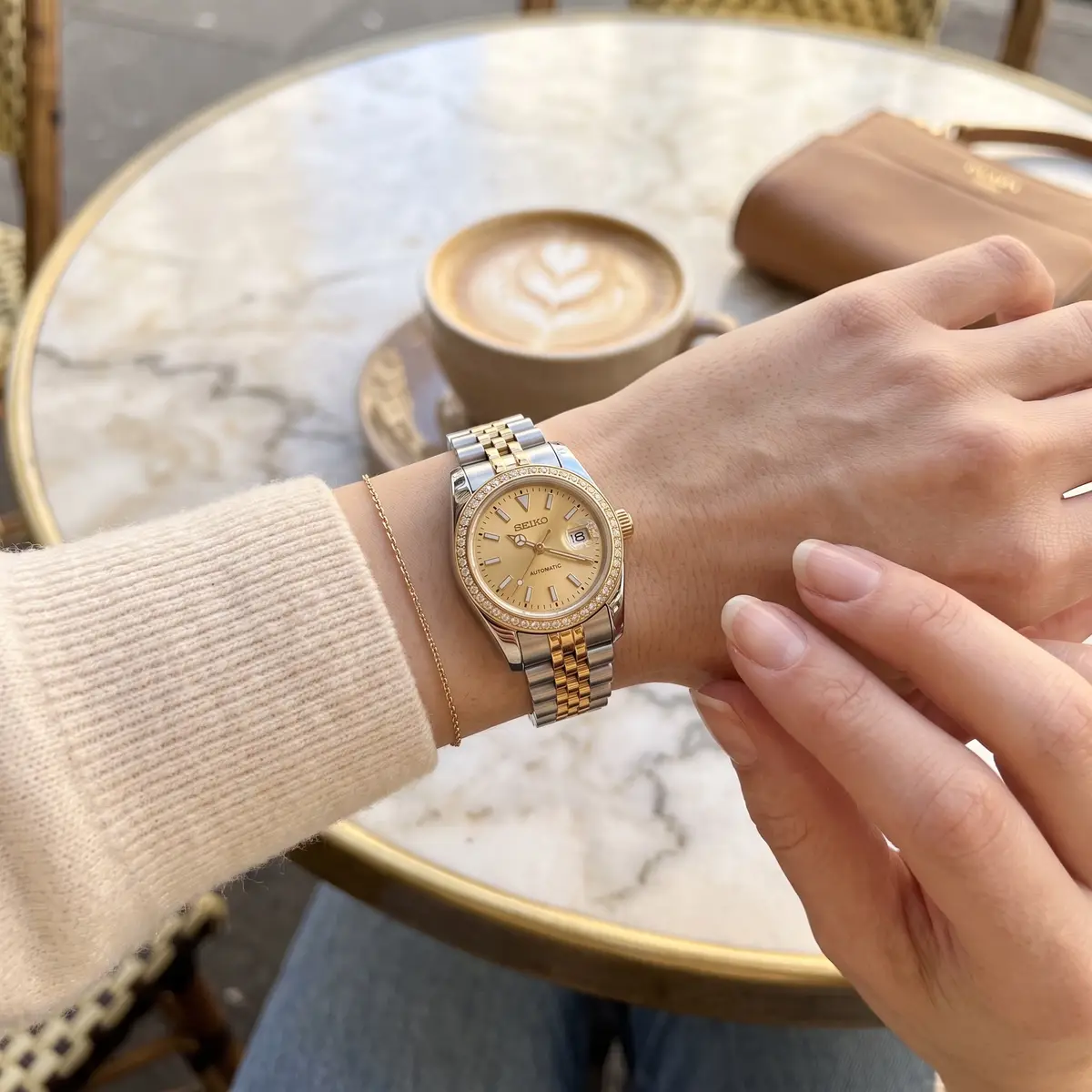 Seiko Mod Uhr SEIKO MOD Damen – Champagner – Automatik | MedoMods – am Handgelenk – Wristshot – MedoMods