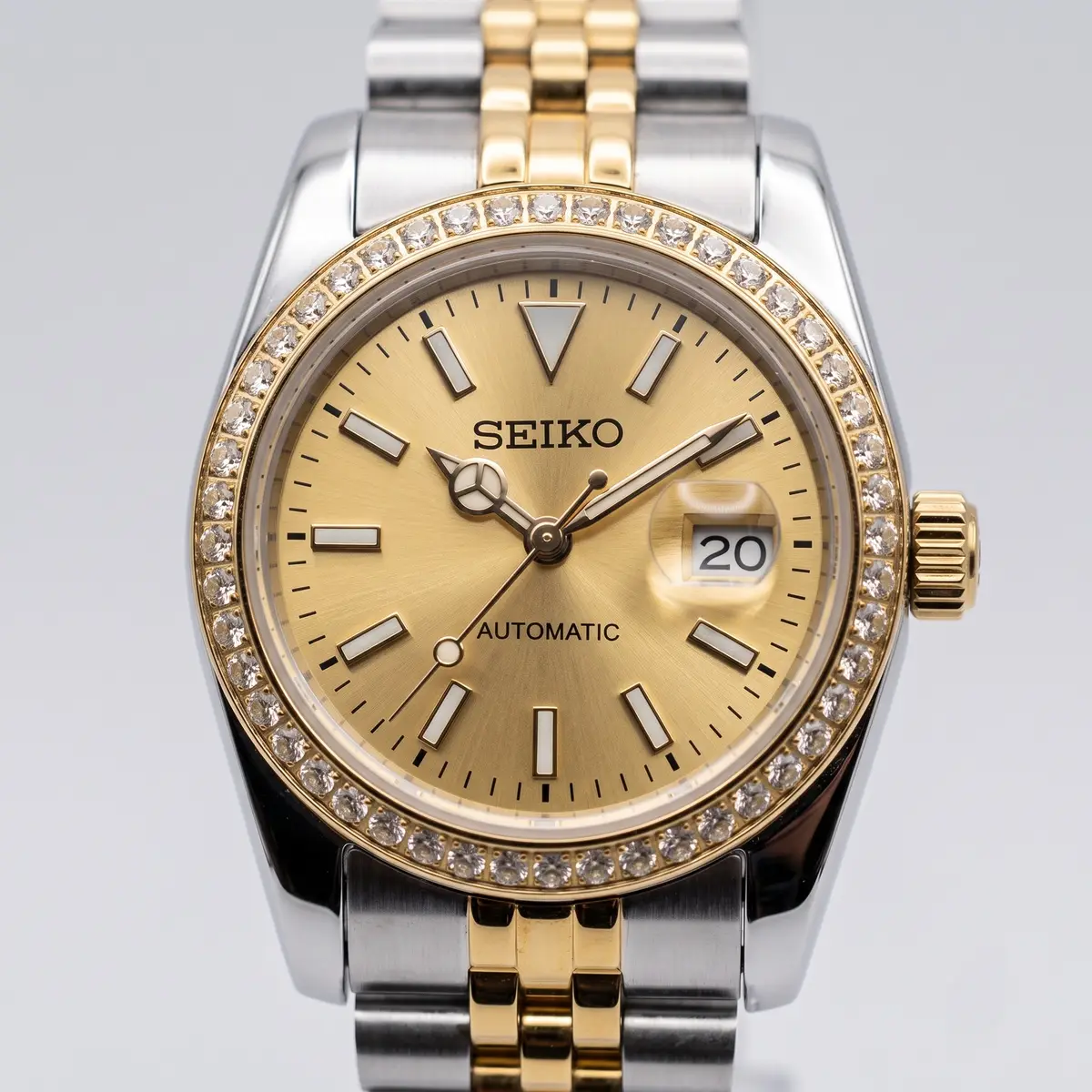 Seiko Mod Uhr SEIKO MOD Damen – Champagner – Automatik | MedoMods – Zifferblatt Nahaufnahme – MedoMods