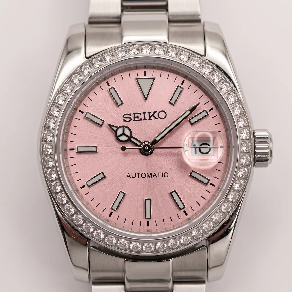 Seiko Mod Uhr SEIKO MOD Damen – Rosa – Automatik | MedoMods – Zifferblatt Nahaufnahme – MedoMods
