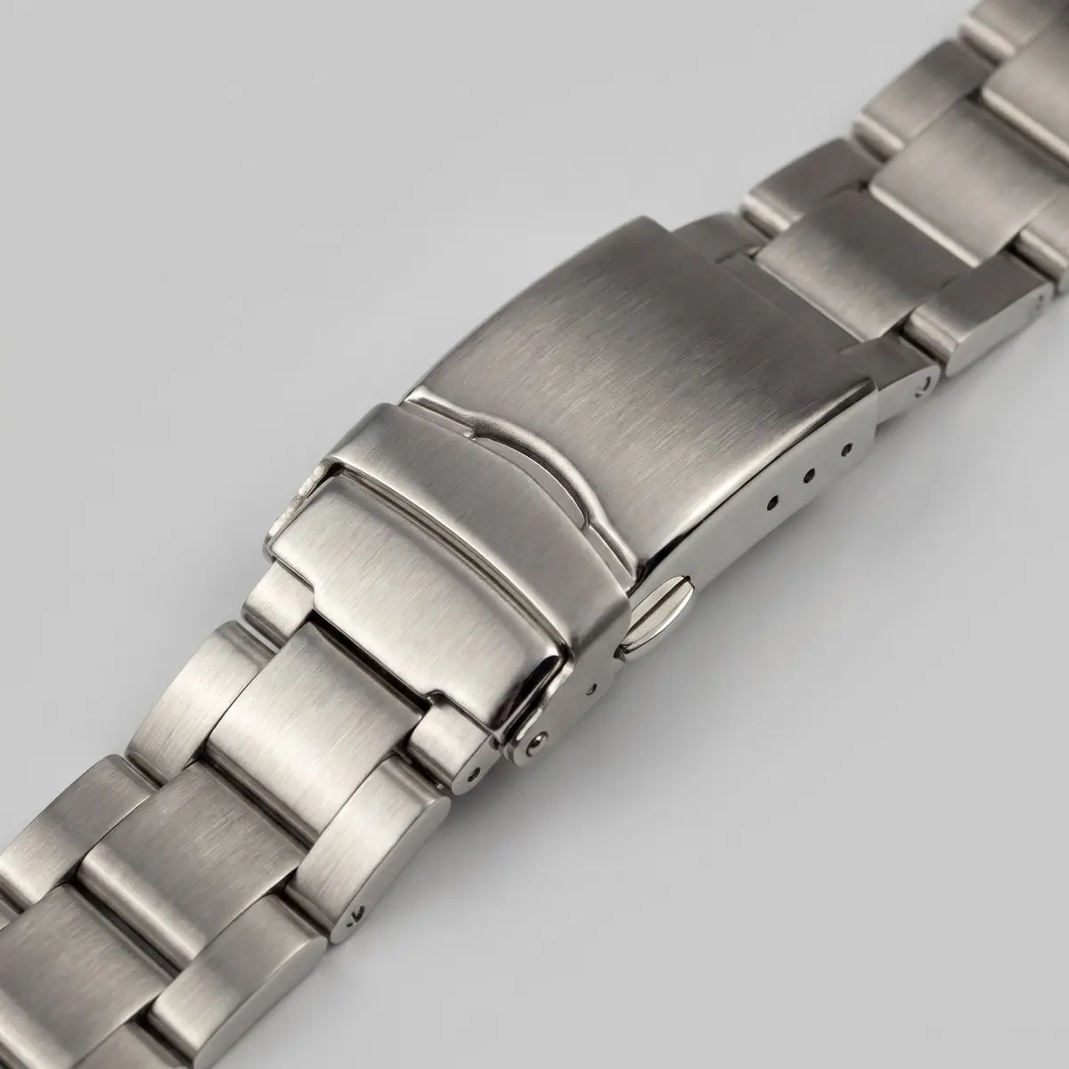 Seiko Mod Uhr Seiko Mod Oyster-Armband – Edelstahl – Faltschließe | MedoMods – Nahaufnahme – MedoMods
