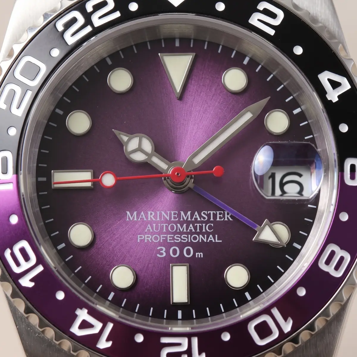 Seiko Mod Uhr Seikomariner | Lila Zifferblatt – Zifferblatt Nahaufnahme – MedoMods