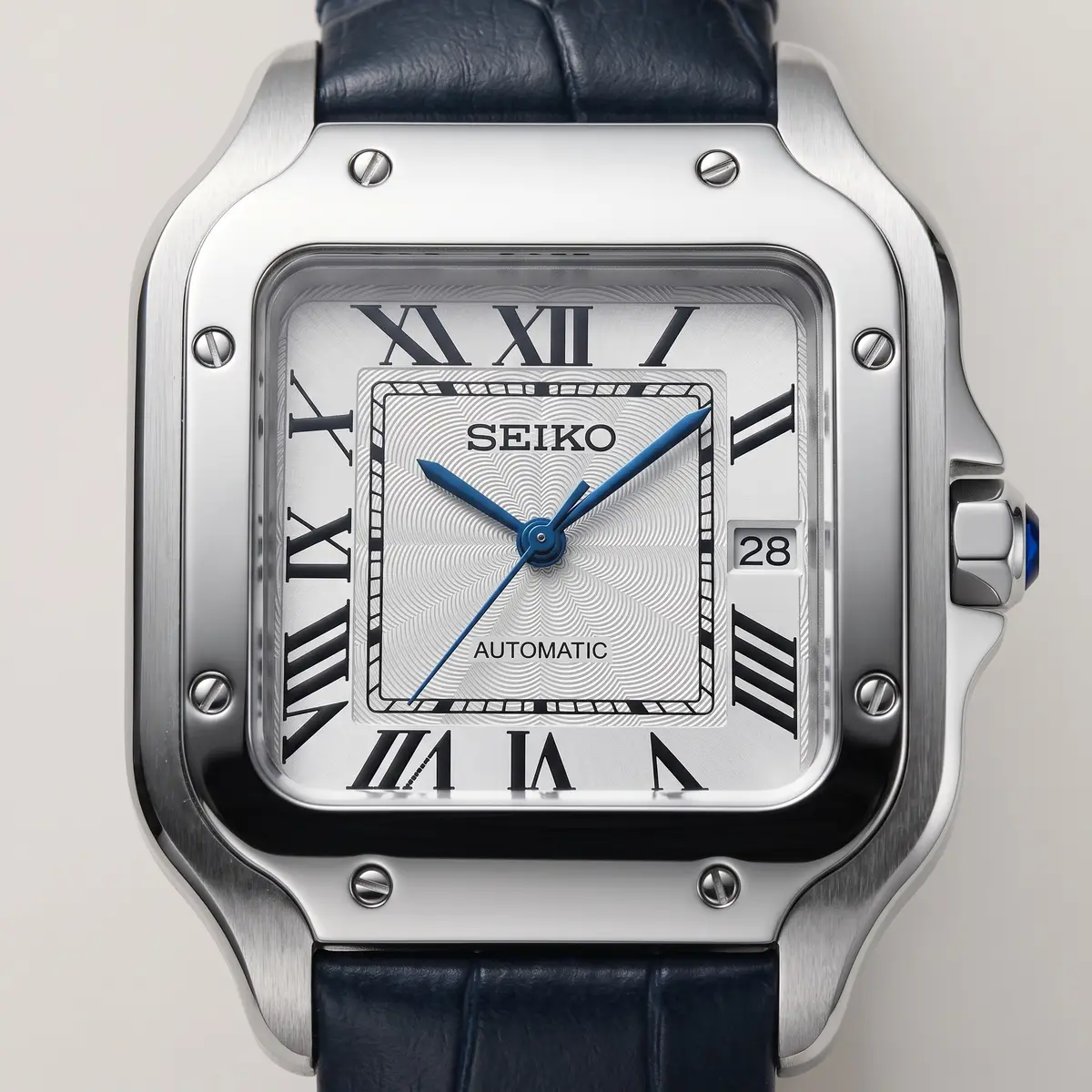 Seiko Mod Uhr SEIKTOS MOD – (schwarzes Lederarmband) – Zifferblatt Nahaufnahme – MedoMods