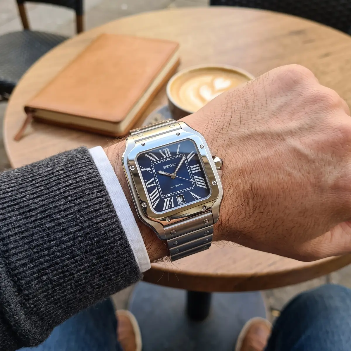 Seiko Mod Uhr SEIKTOS MOD – OZEANBLAU – am Handgelenk – Wristshot – MedoMods