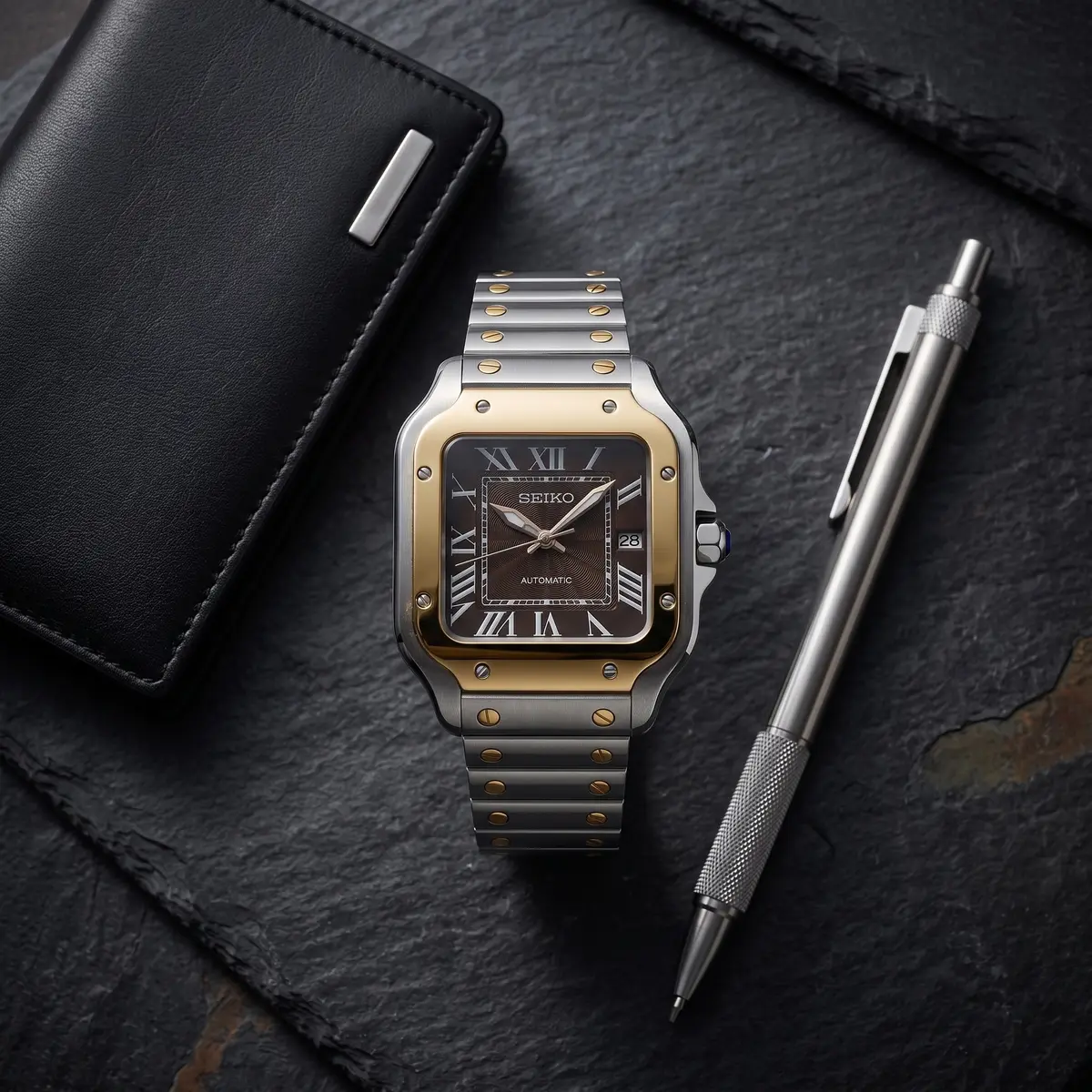 Seiko Mod Uhr SEIKTOS MOD – ZWEIFARBIG – BRAUN – Flatlay auf Schiefer – MedoMods