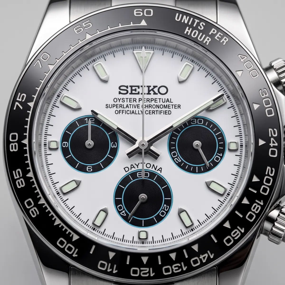 Seiko Mod Uhr TONA MOD โ ARCTIC RACER โ Zifferblatt Nahaufnahme โ MedoMods