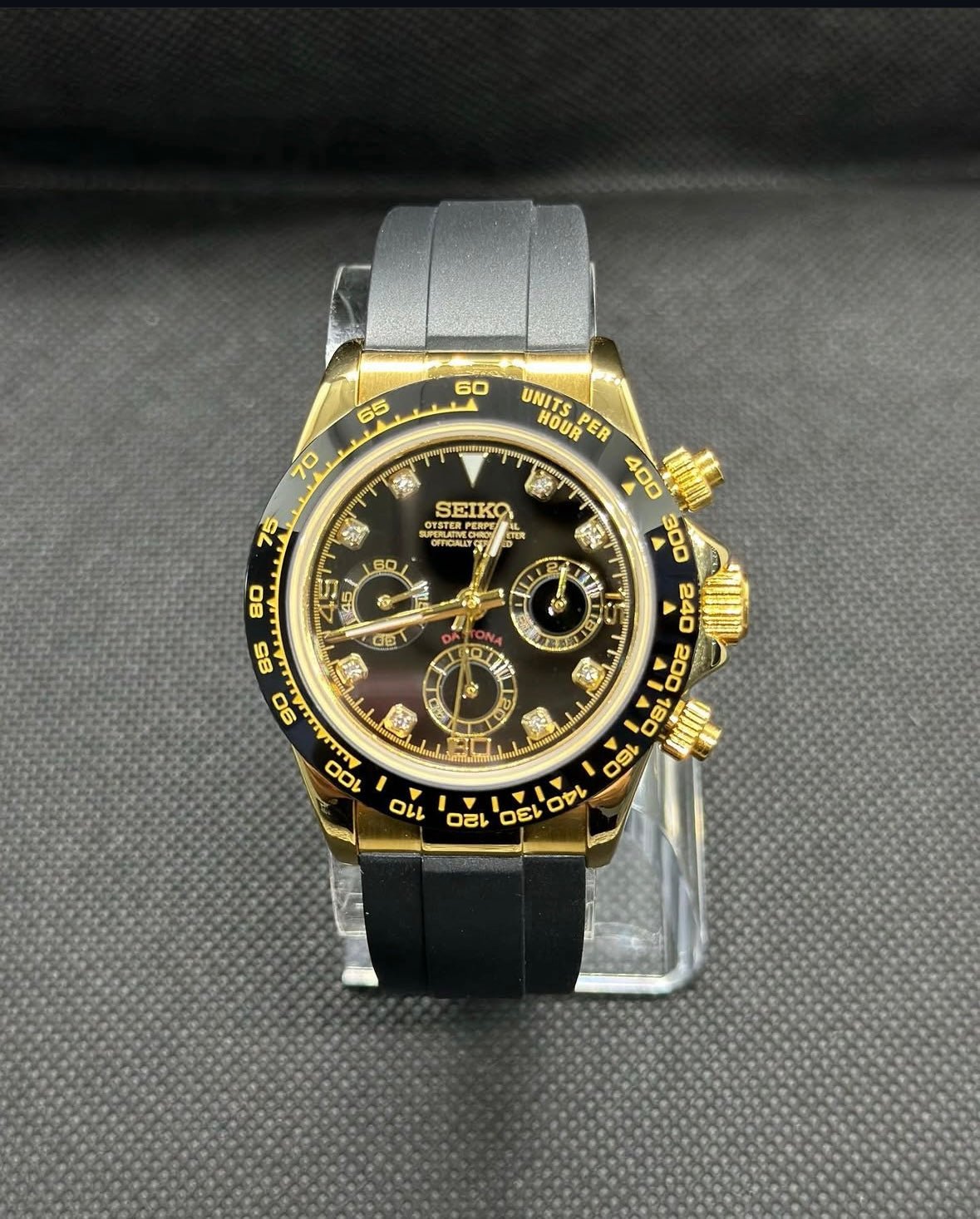 TONA MOD | Gomma nera - Diamante dorato - 40 mm