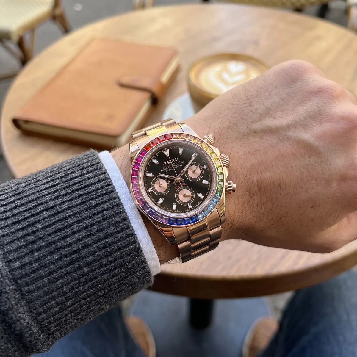 Seiko Mod Uhr TONA MOD | Roségold Rainbow – 40 mm – am Handgelenk – Wristshot – MedoMods