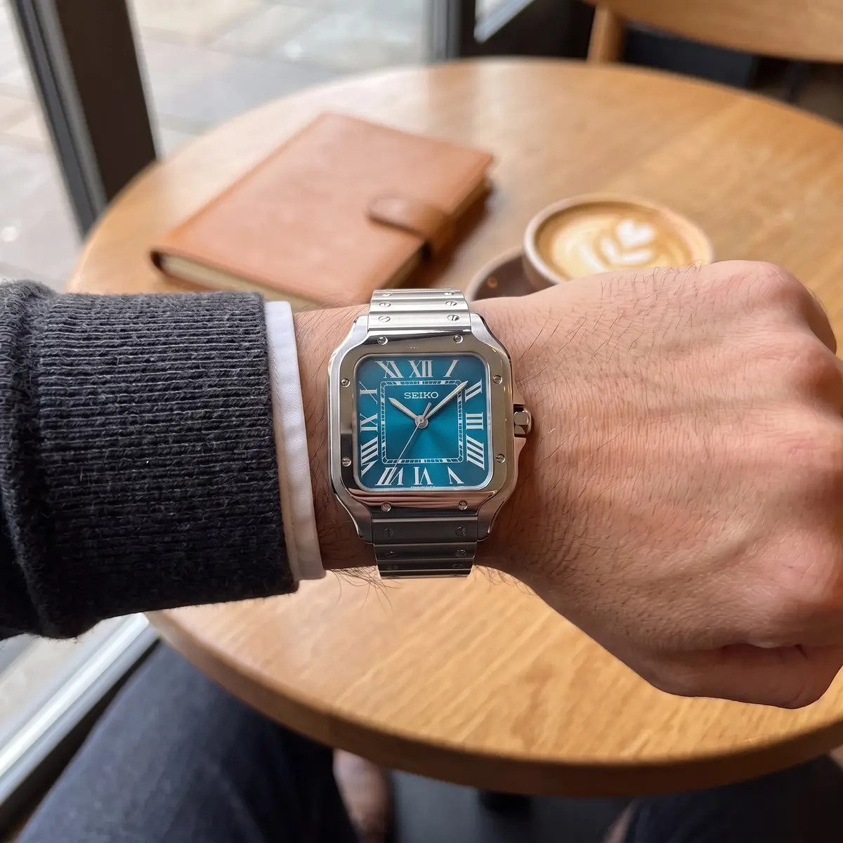 Seiko Mod Uhr VANTOS MOD – BLAU – am Handgelenk – Wristshot – MedoMods