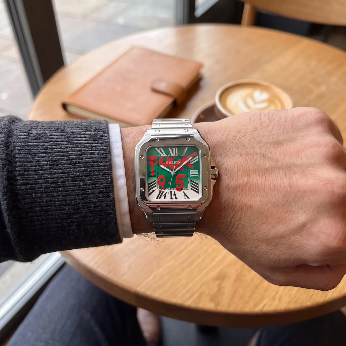 Seiko Mod Uhr VANTOS MOD – GRÜN – am Handgelenk – Wristshot – MedoMods