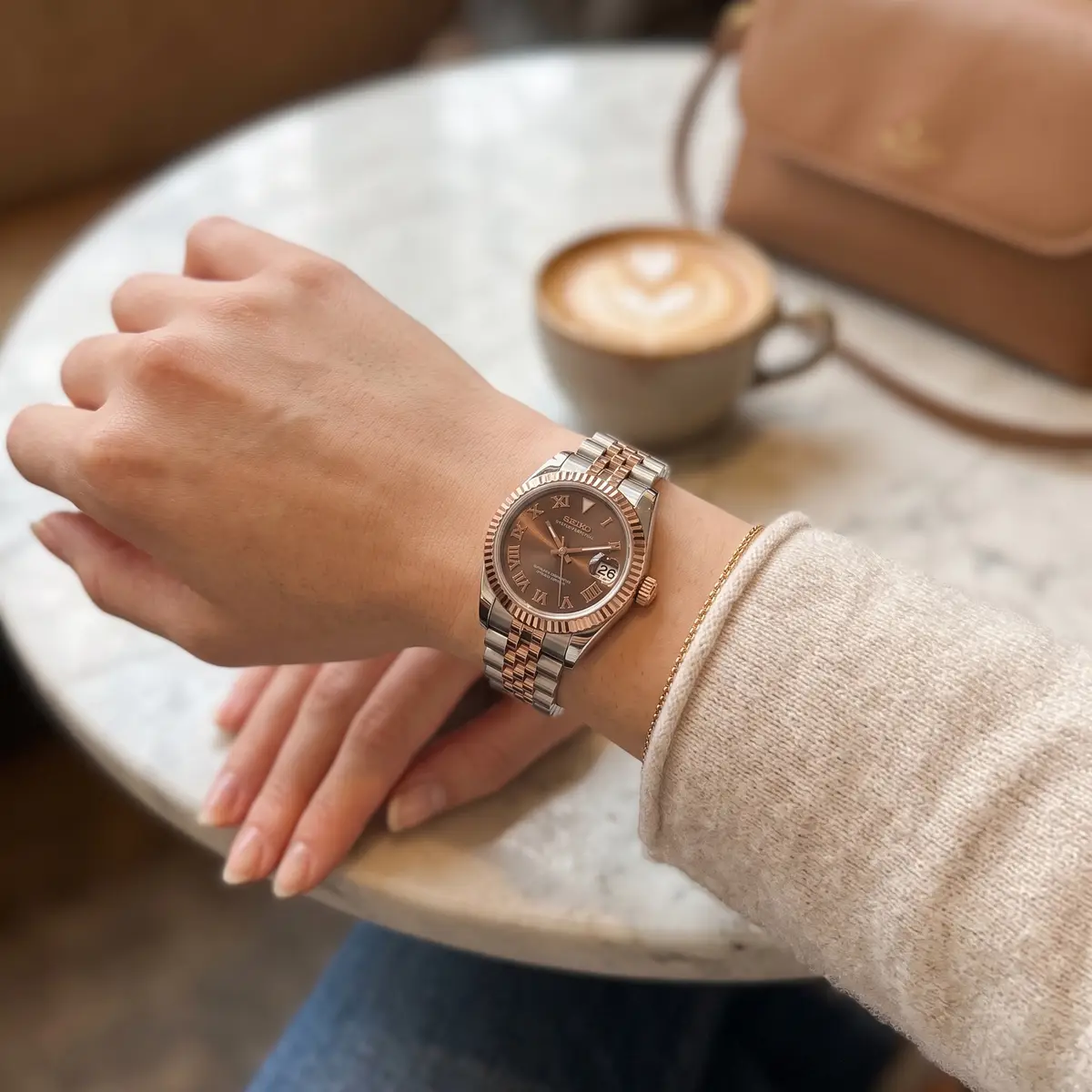 Seiko Mod Uhr Damen-Schokoladen-Roman – am Handgelenk – Wristshot – MedoMods