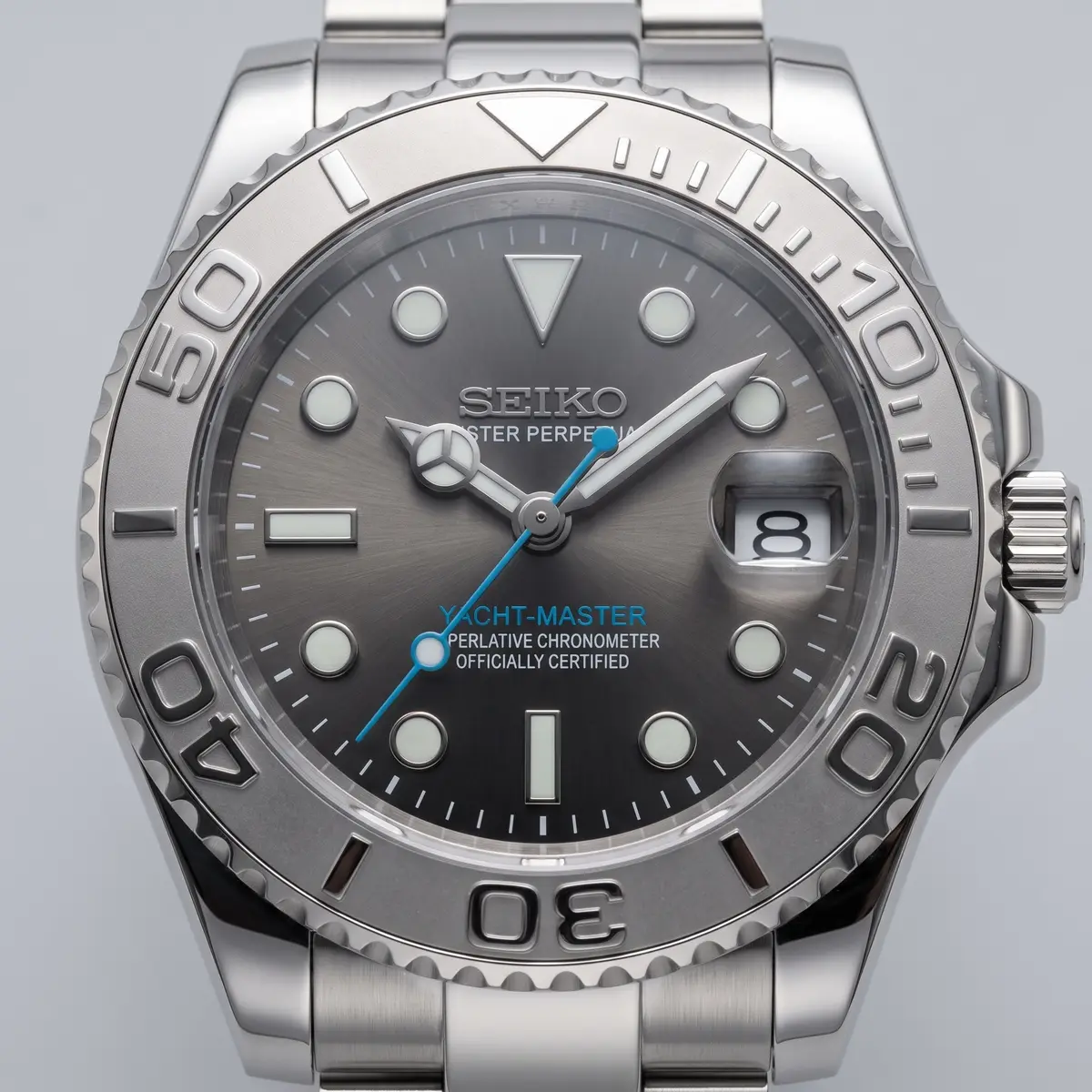 Seiko Mod Uhr YACHT MOD – GRAU – Zifferblatt Nahaufnahme – MedoMods